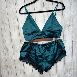 SHEIN 2 Piece Lingerie Satin Lace Sleep Set Green Black Size XL Adjustable Strap